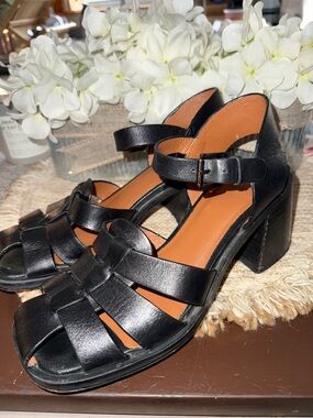 Zara Black Leather Strappy Block Heel Sandals size 38 or 8